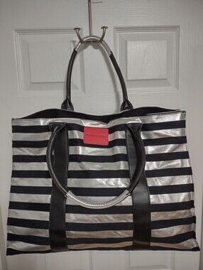 Final Price!*VS Striped Tote